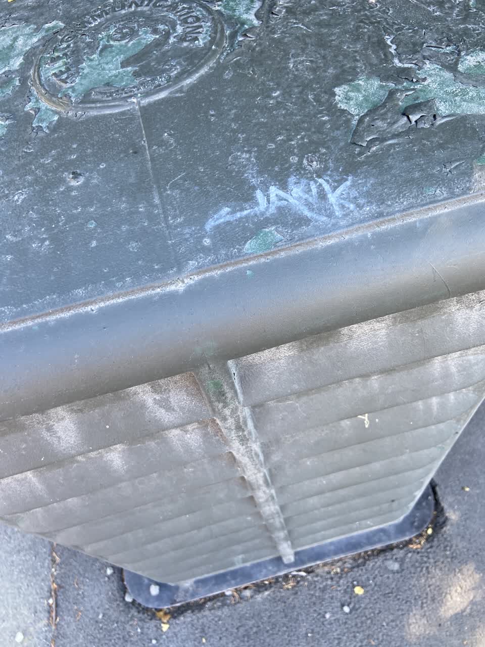 The photograph attached to this graffiti report