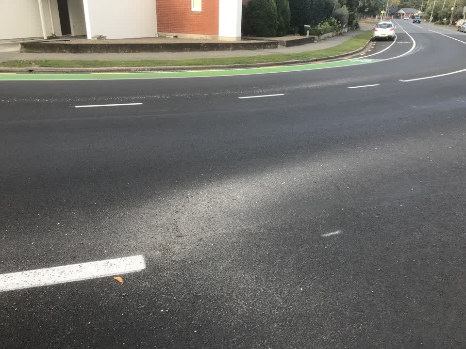 The photograph attached to this roading/streets report