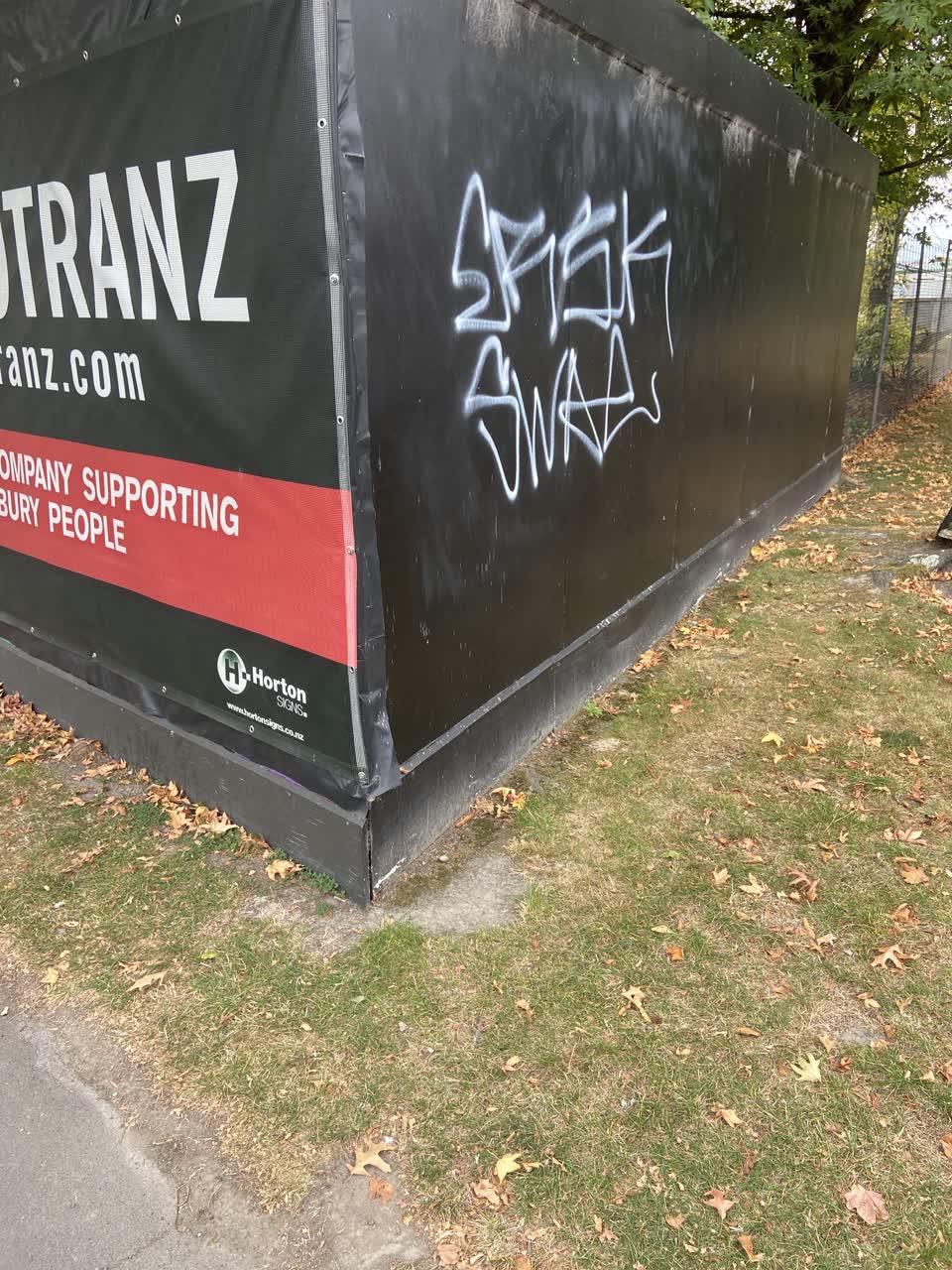 The photograph attached to this graffiti report