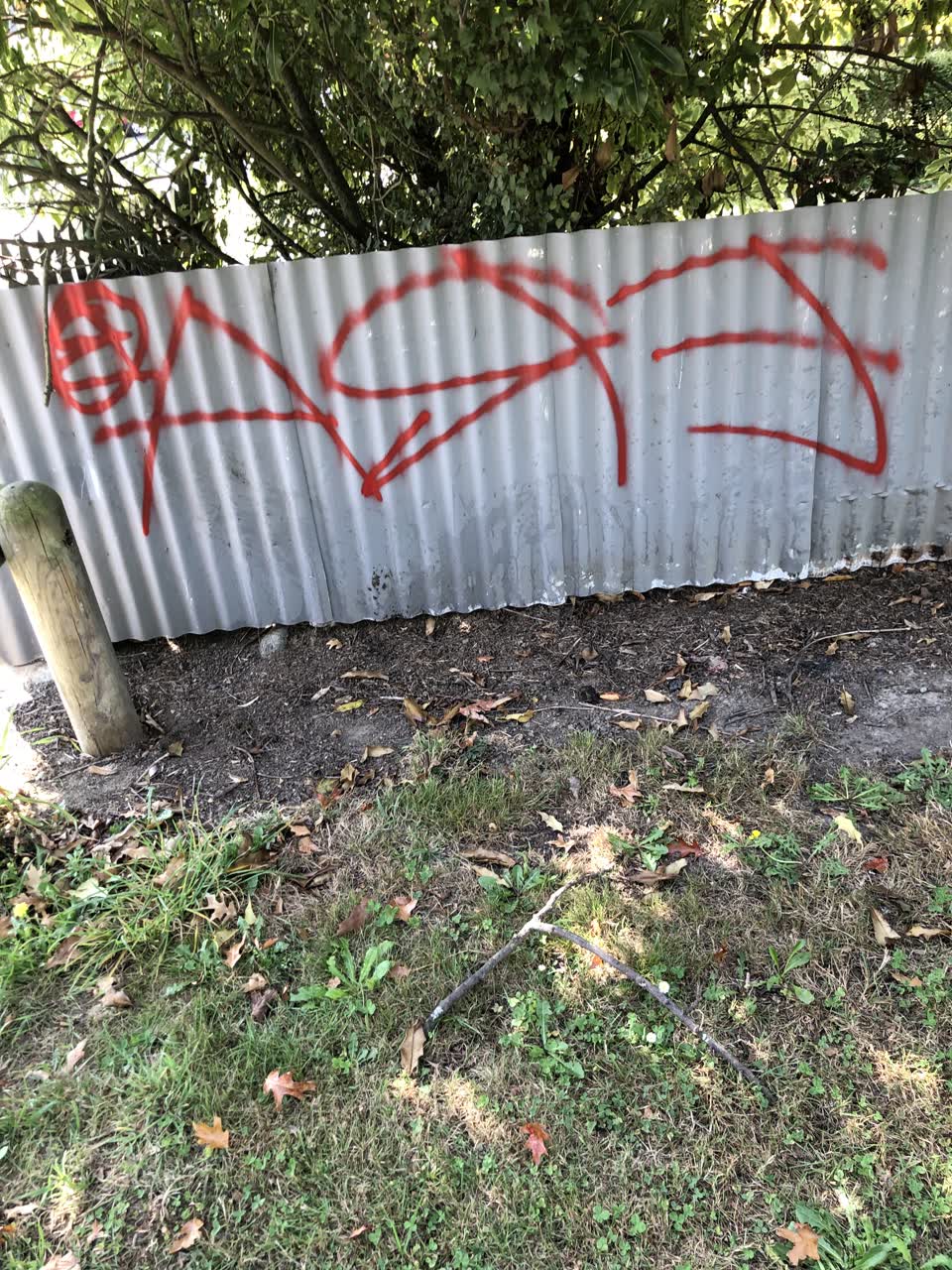 The photograph attached to this graffiti report