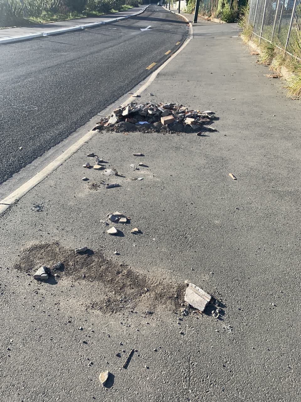 The photograph attached to this roading/streets report