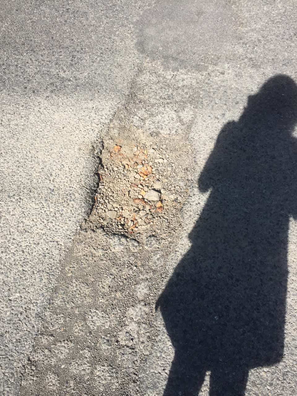 The photograph attached to this roading/streets report