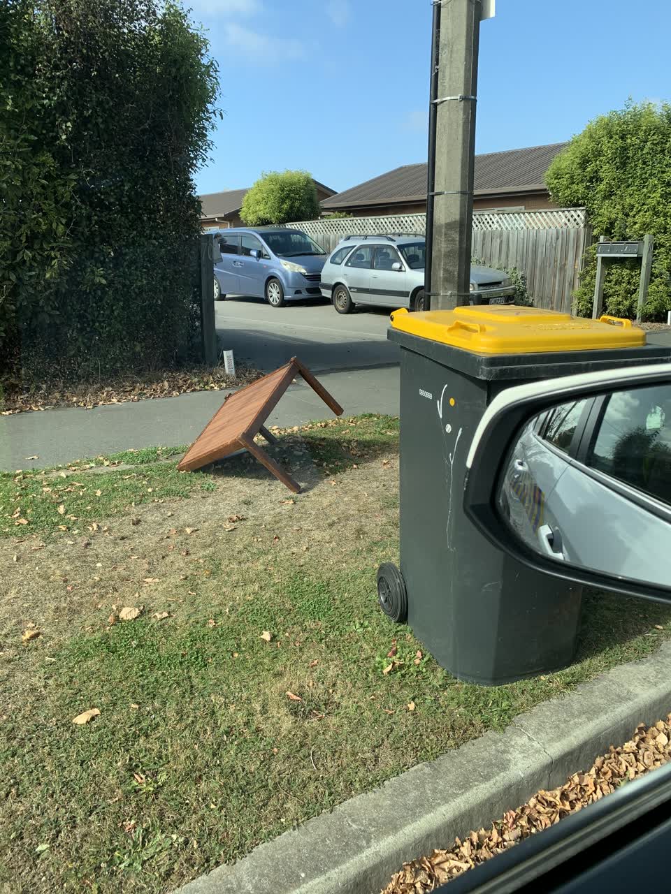 The photograph attached to this rubbish/recycling report