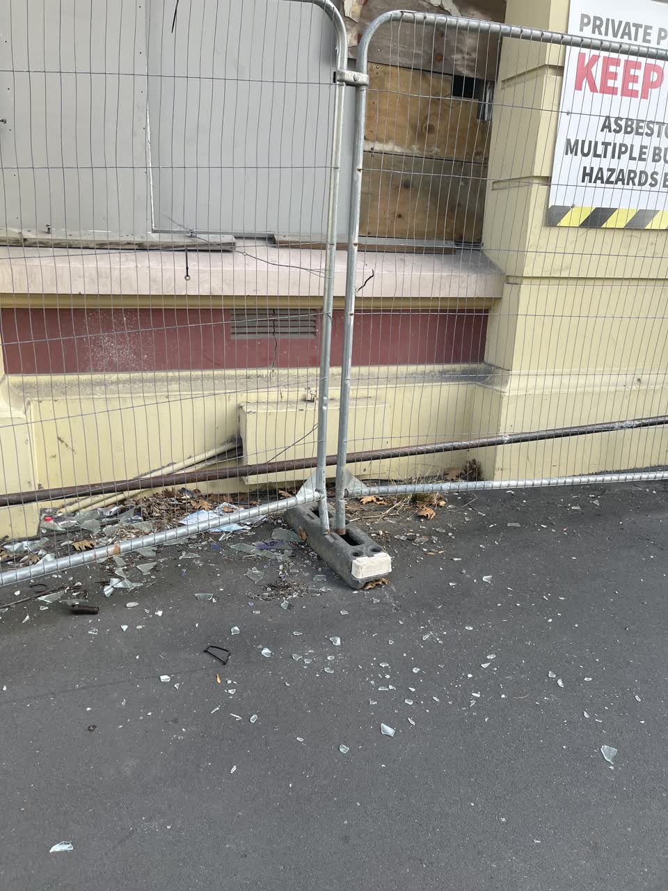 The photograph attached to this roading/streets report