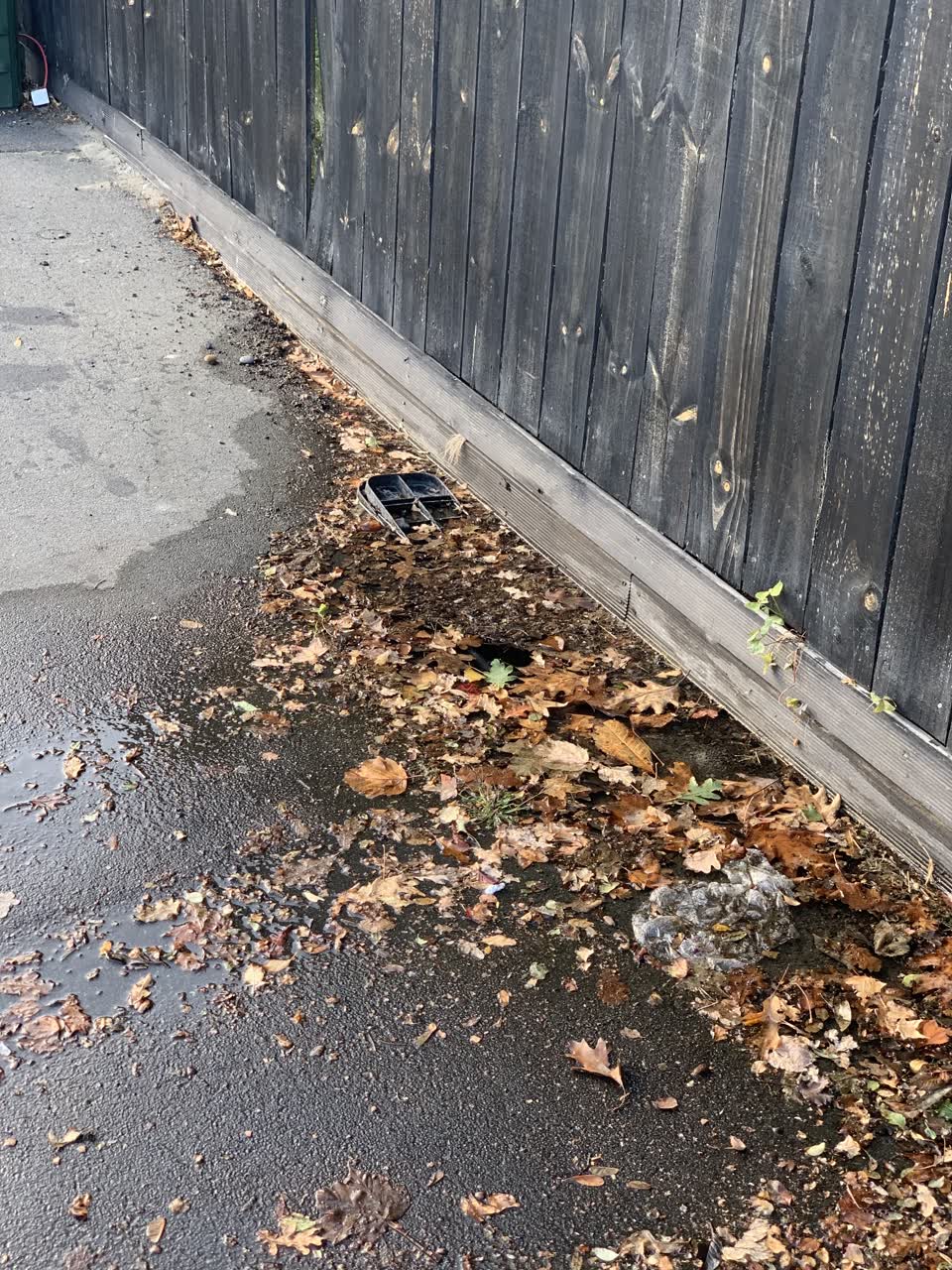 The photograph attached to this sewer - leak / blockage report