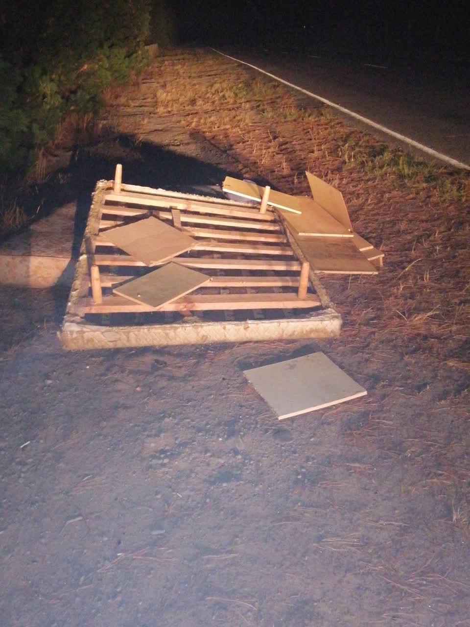 The photograph attached to this rubbish/recycling report
