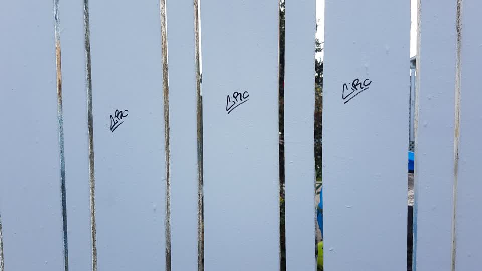 The photograph attached to this graffiti report