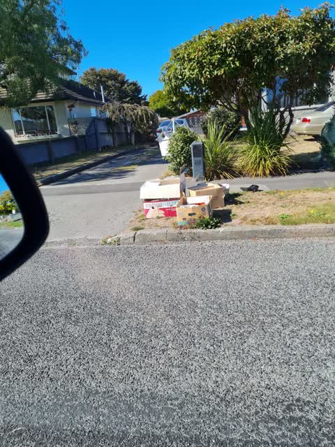 Rubbish/Recycling, a report photo
