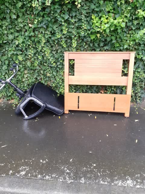Rubbish/Recycling, a report photo