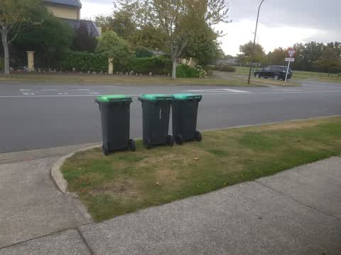Rubbish/Recycling, a report photo