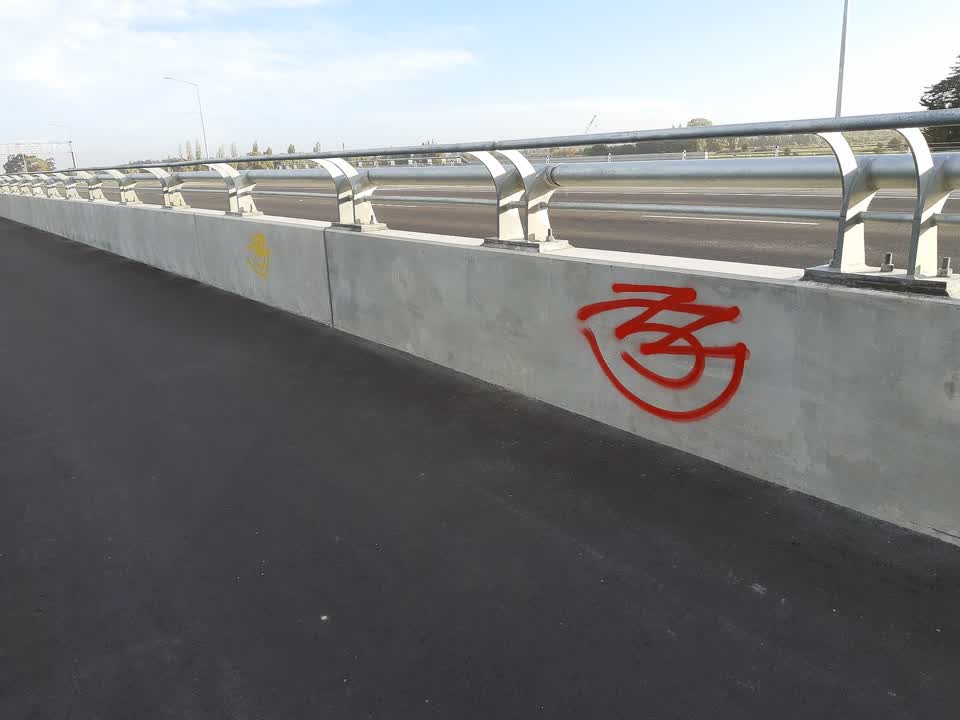 The photograph attached to this graffiti report