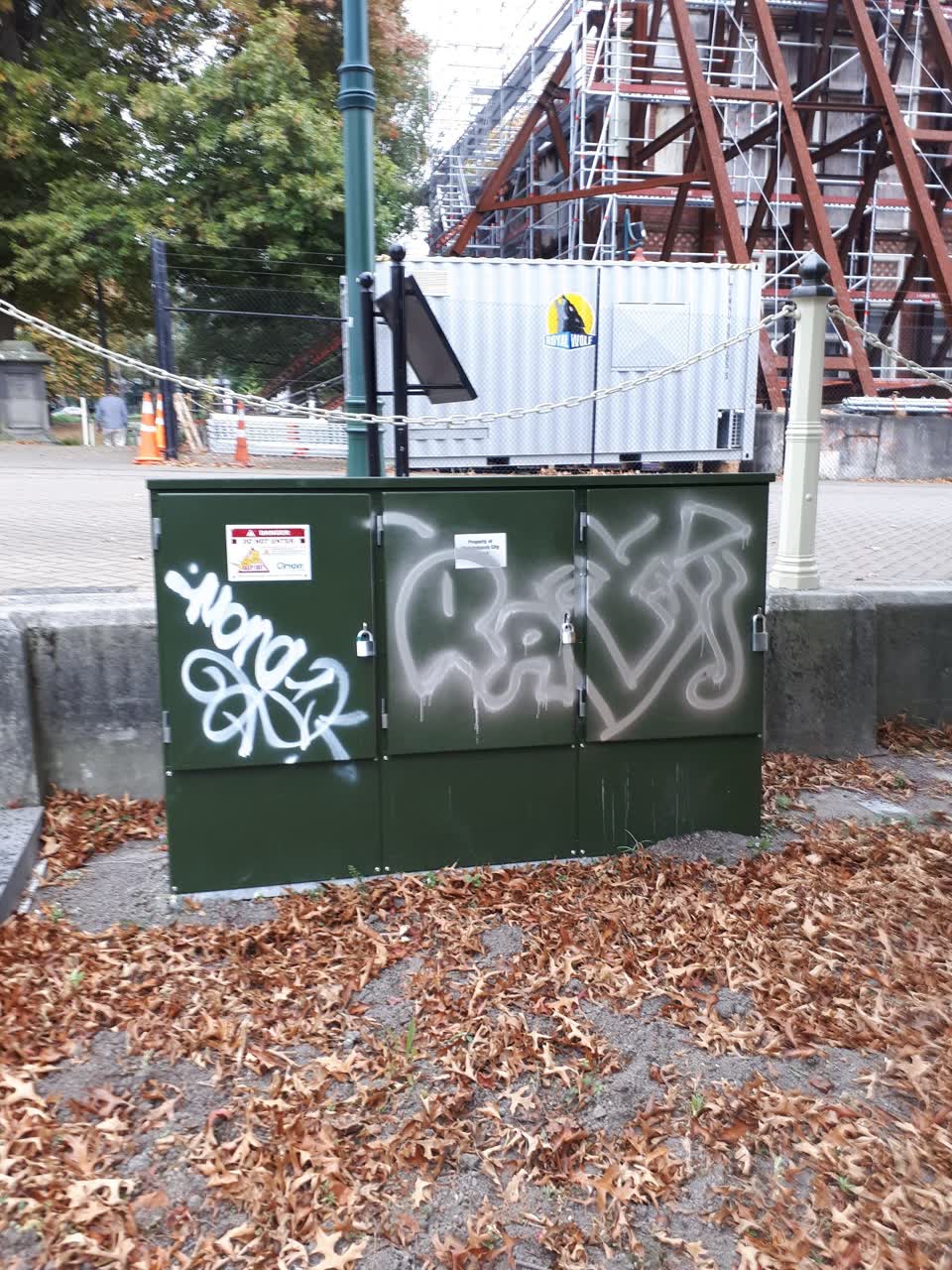 The photograph attached to this graffiti report