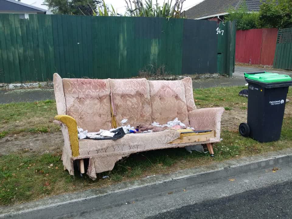 The photograph attached to this rubbish/recycling report