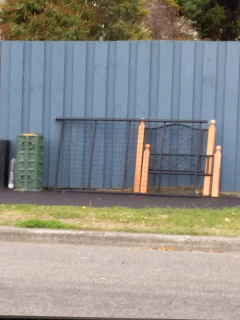 Rubbish/Recycling, a report photo