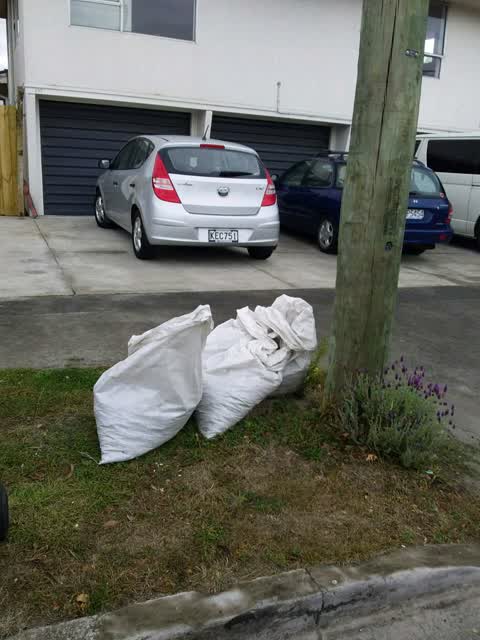 Rubbish/Recycling, a report photo
