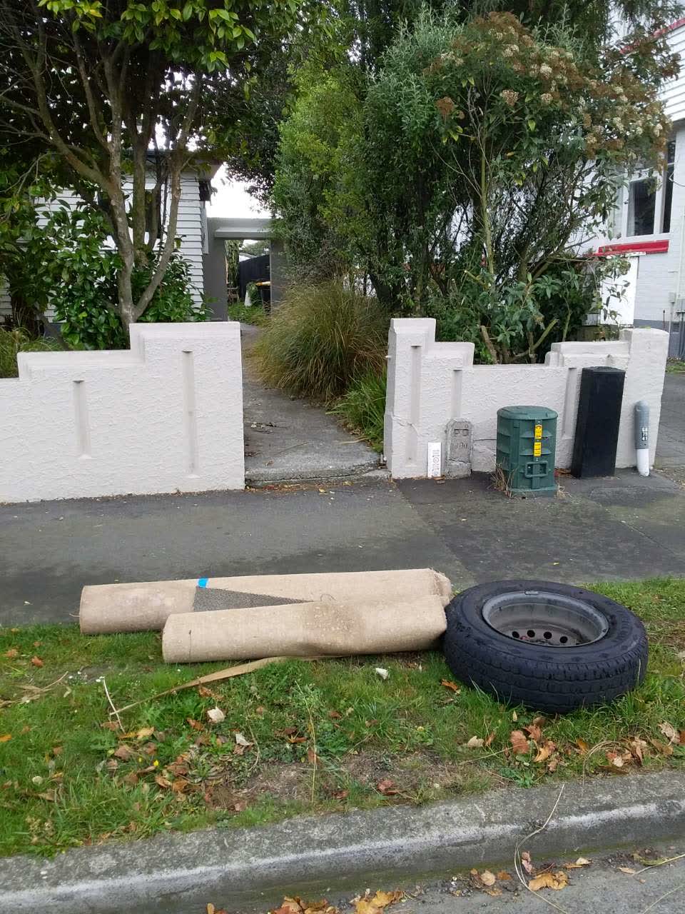 The photograph attached to this rubbish/recycling report