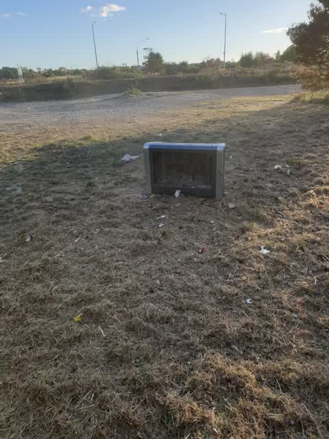 Rubbish/Recycling, a report photo