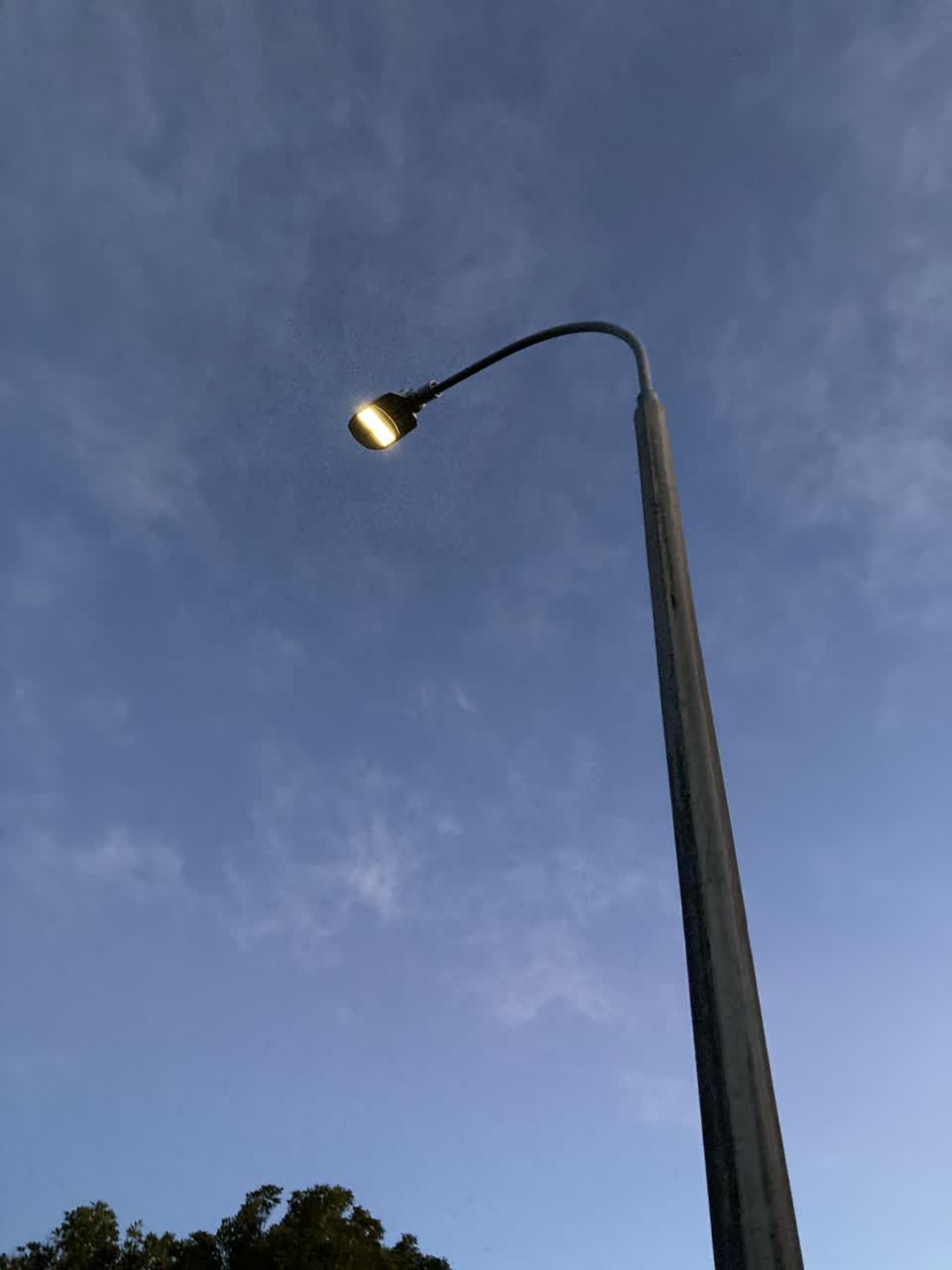 The photograph attached to this street light outage report