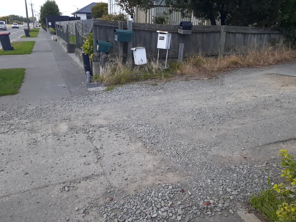 The photograph attached to this roading/streets report