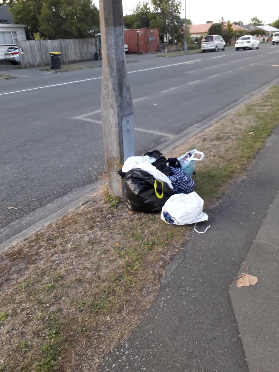 The photograph attached to this rubbish/recycling report