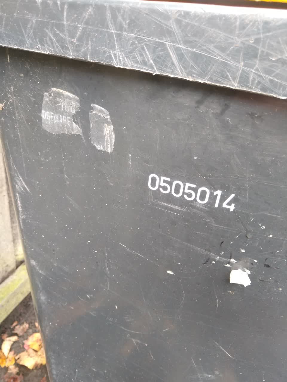 The photograph attached to this rubbish/recycling report