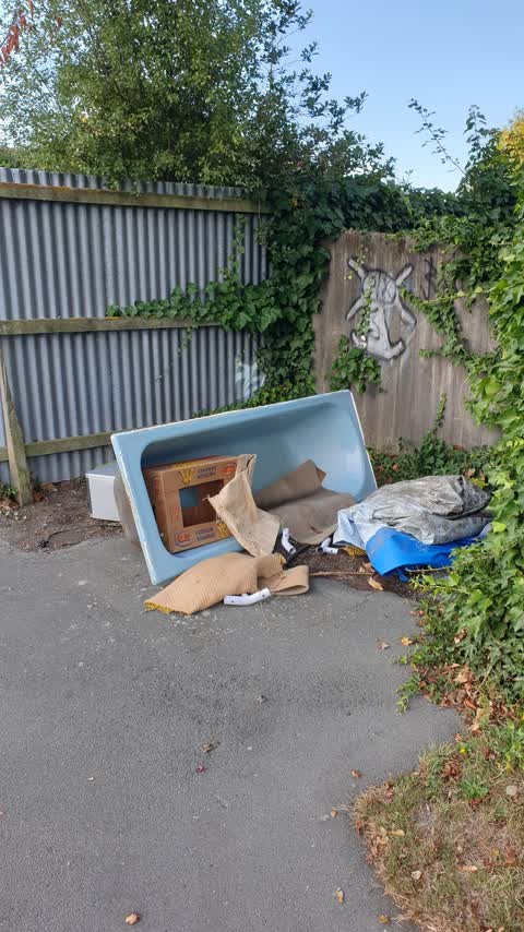 Rubbish/Recycling, a report photo