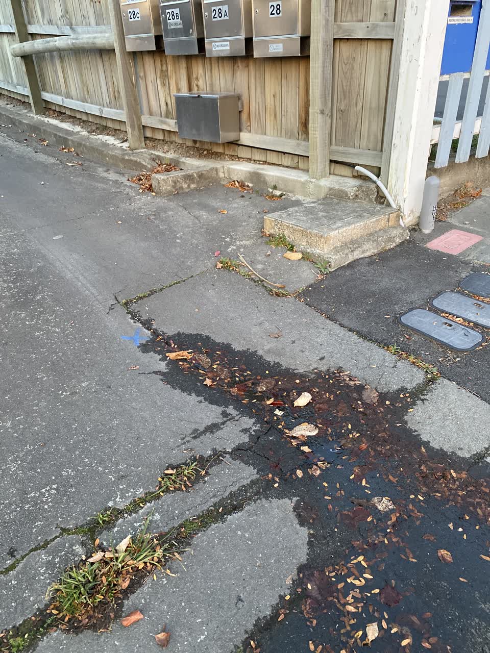The photograph attached to this roading/streets report