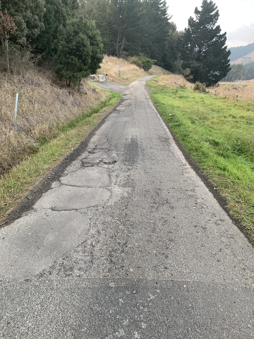 The photograph attached to this roading/streets report