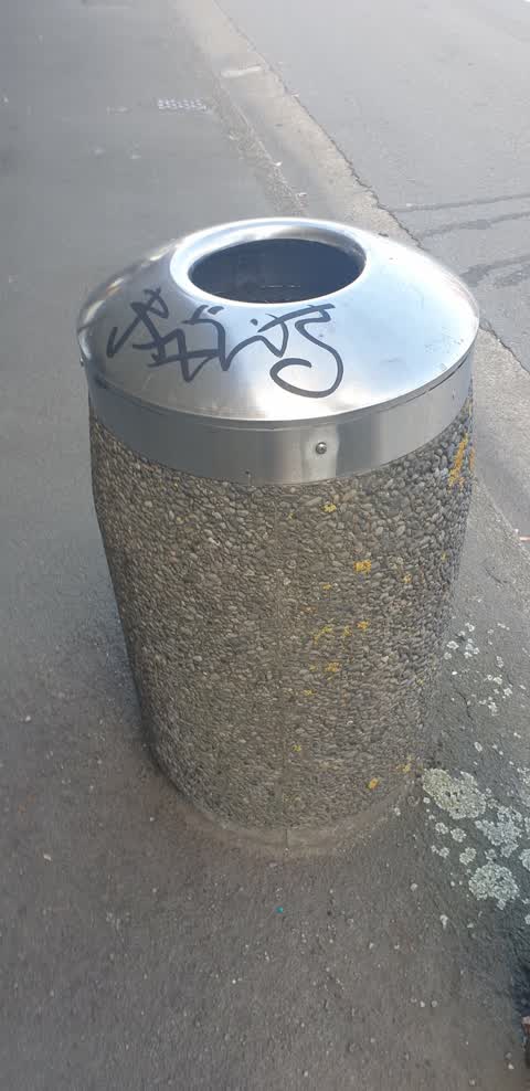 Graffiti, a report photo