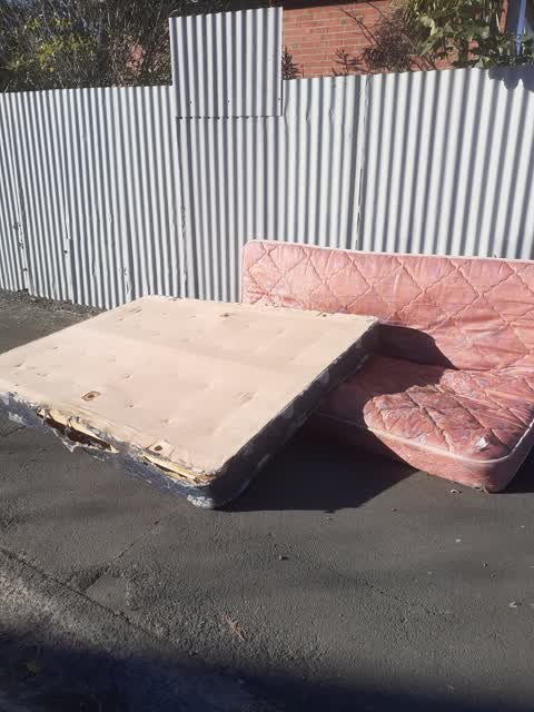 Rubbish/Recycling, a report photo