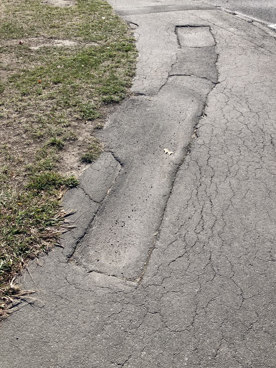 The photograph attached to this roading/streets report