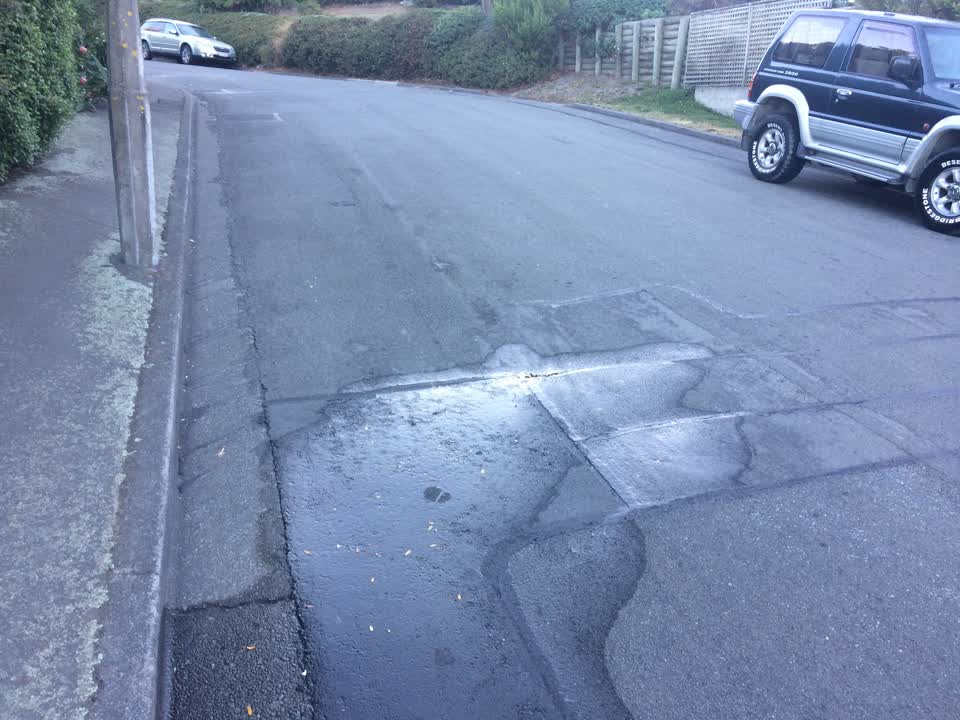 The photograph attached to this roading/streets report