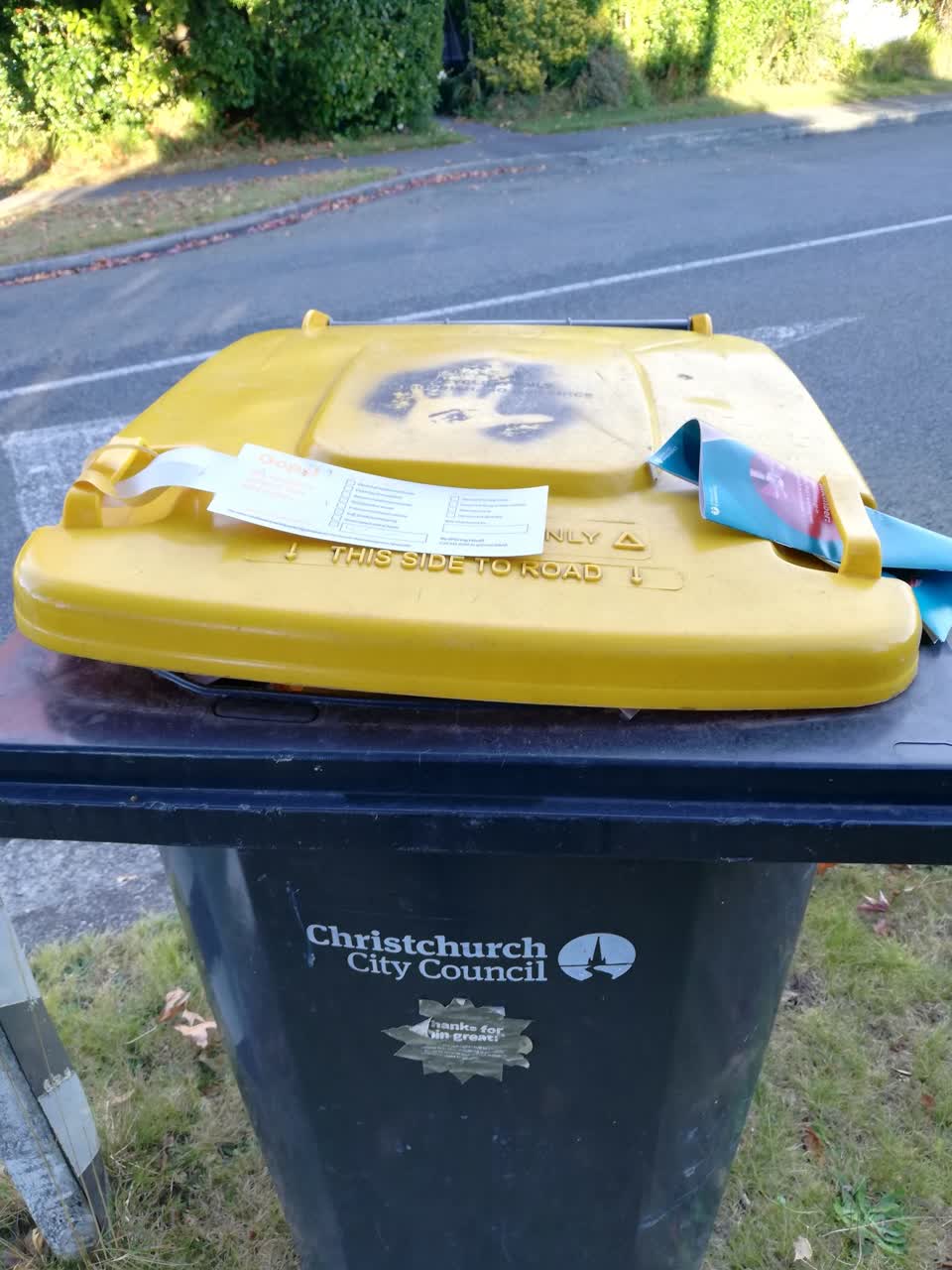 The photograph attached to this rubbish/recycling report