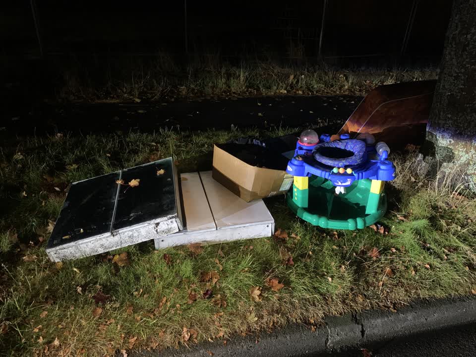The photograph attached to this rubbish/recycling report