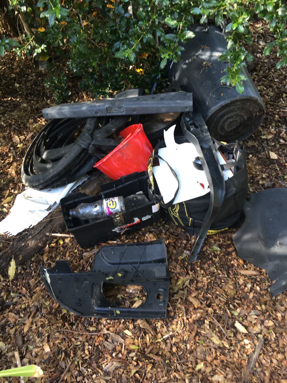 The photograph attached to this rubbish/recycling report