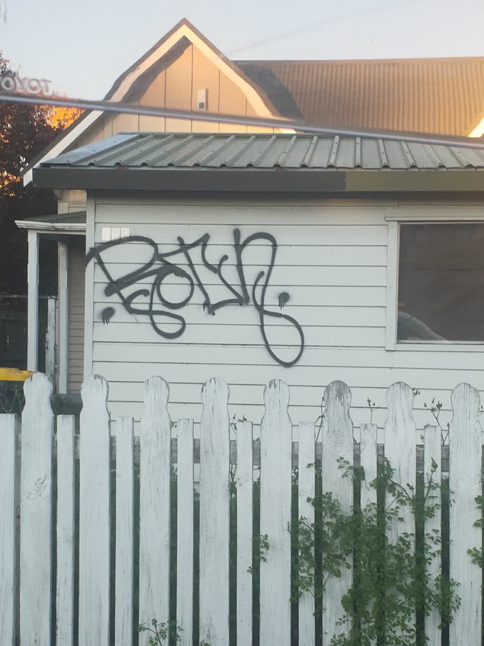 The photograph attached to this graffiti report