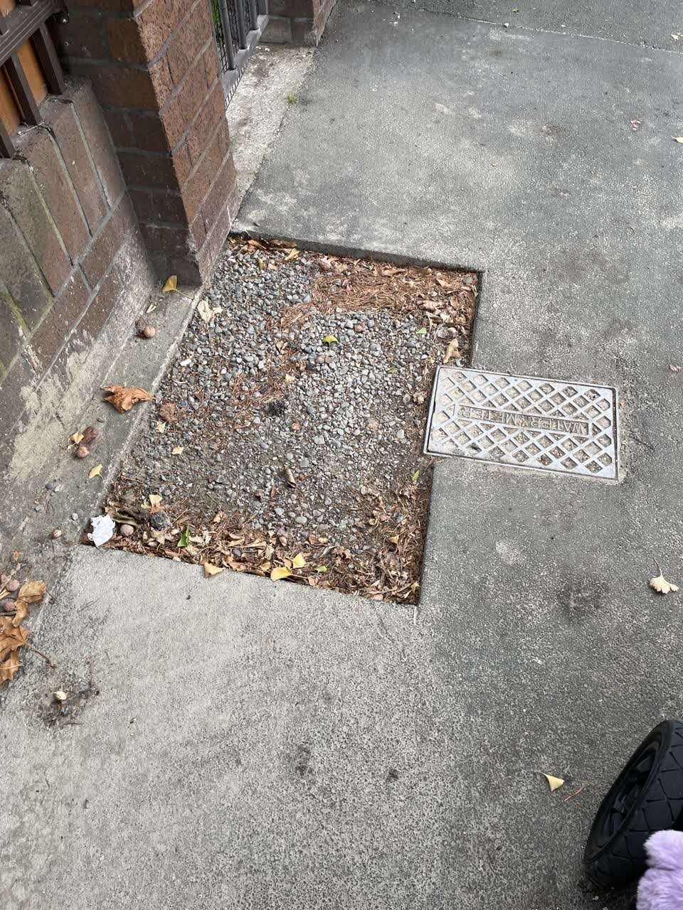 The photograph attached to this roading/streets report
