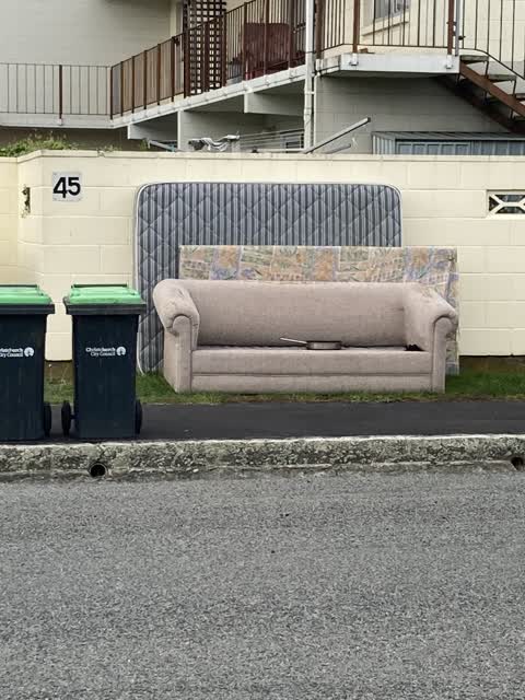 Rubbish/Recycling, a report photo