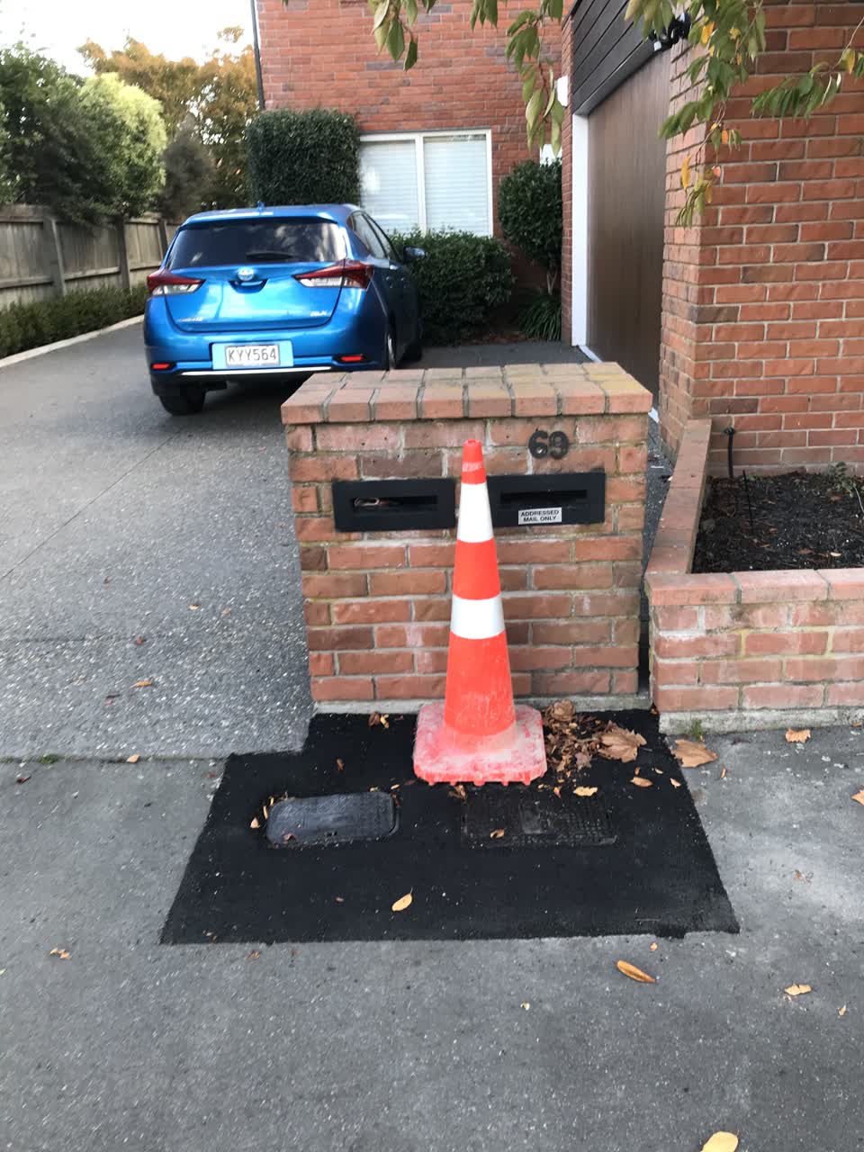 The photograph attached to this roading/streets report