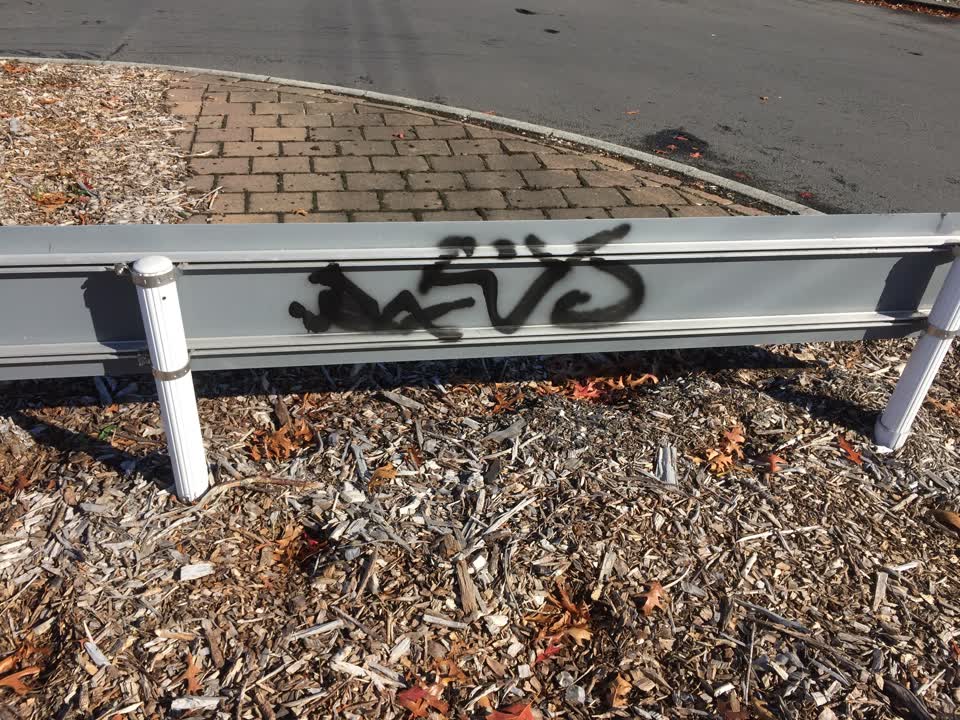 The photograph attached to this graffiti report