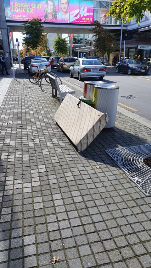 Rubbish/Recycling, a report photo