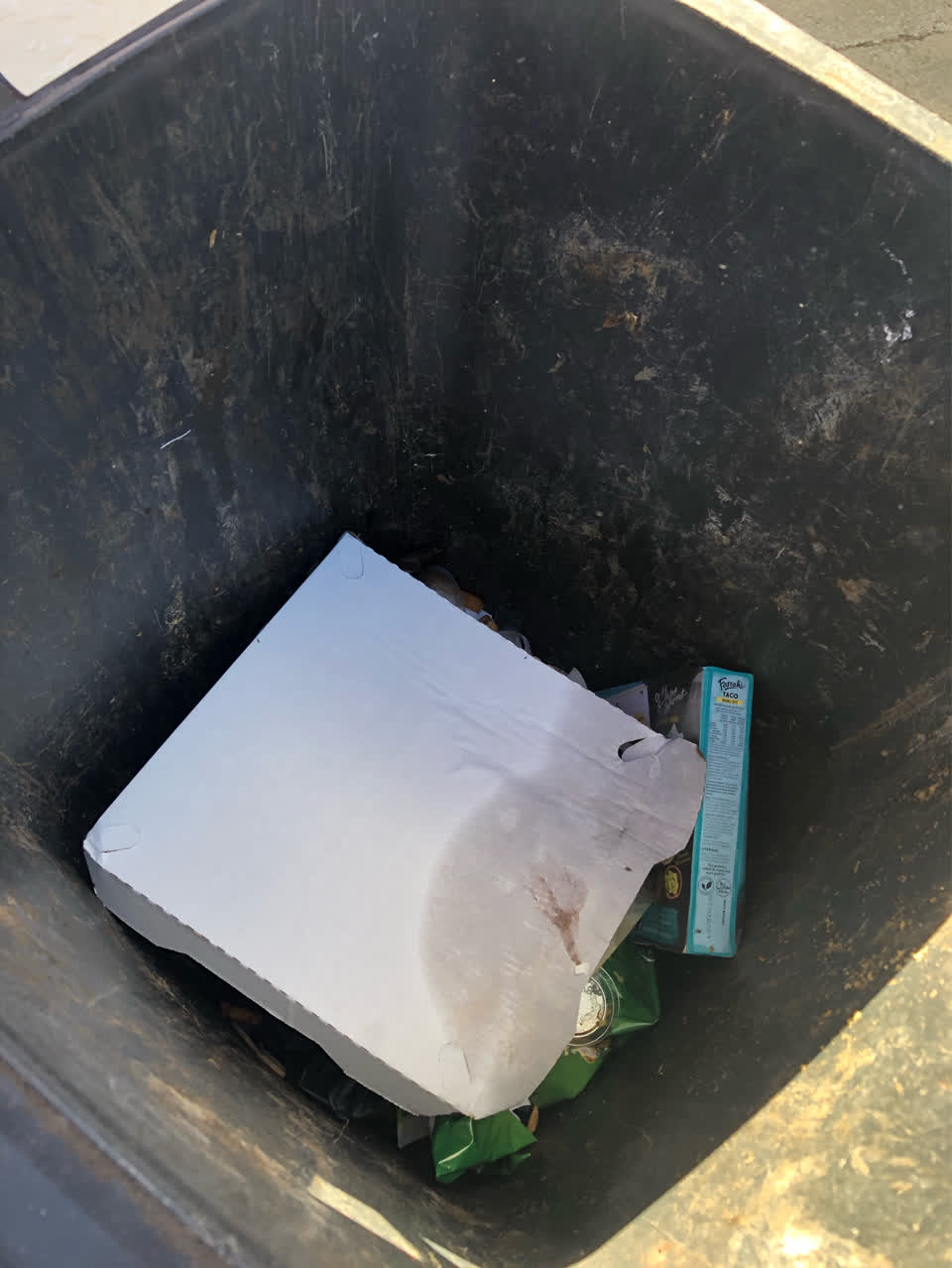 The photograph attached to this rubbish/recycling report