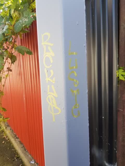 Graffiti, a report photo
