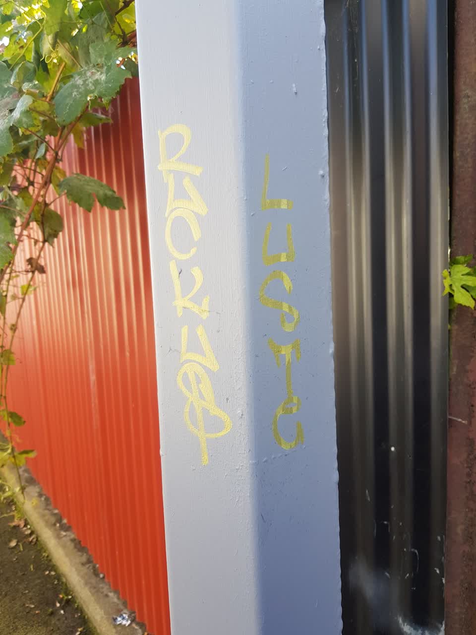 The photograph attached to this graffiti report