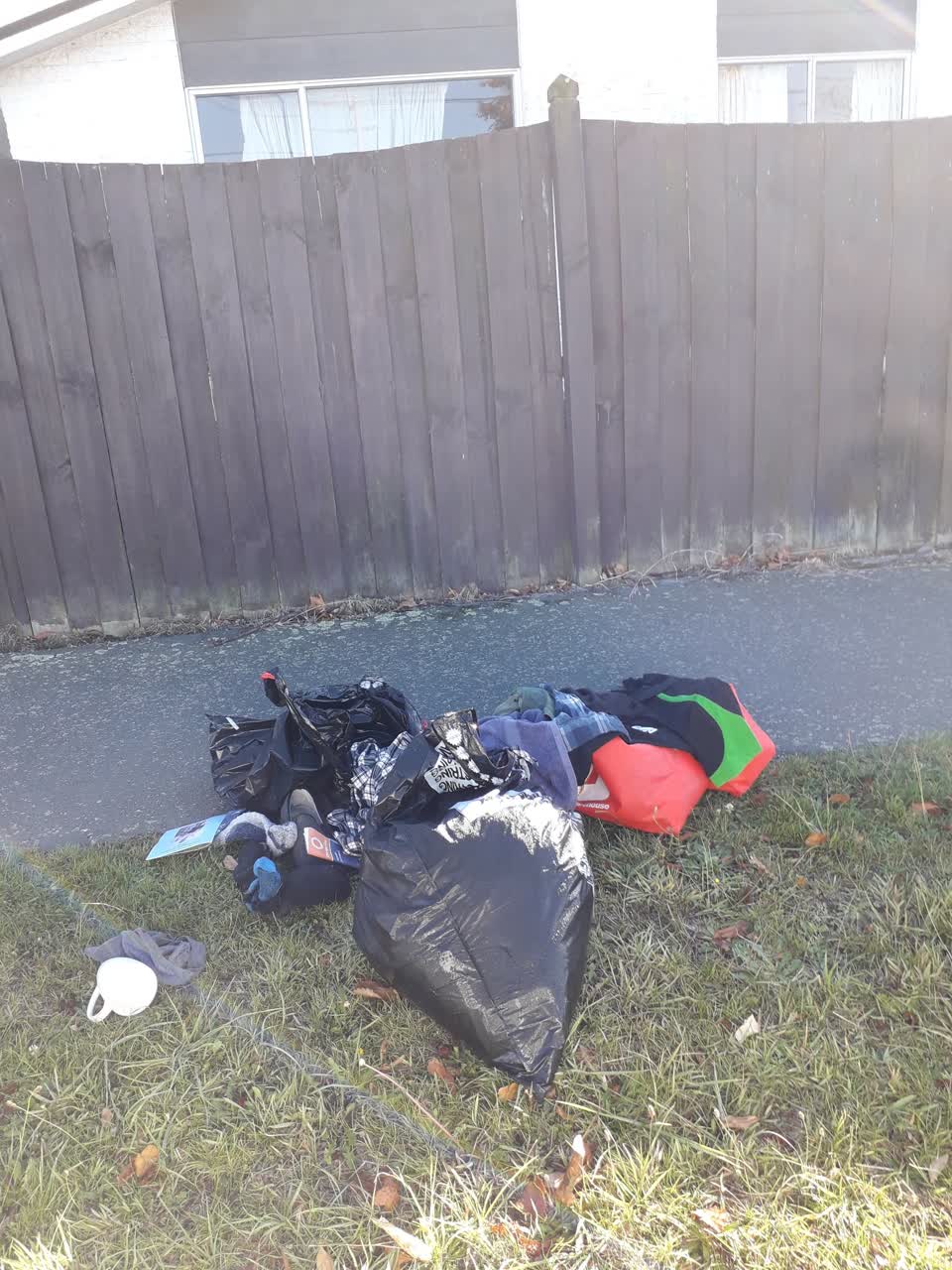 The photograph attached to this rubbish/recycling report
