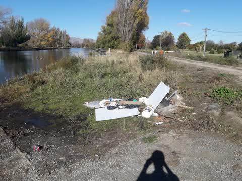 Rubbish/Recycling, a report photo