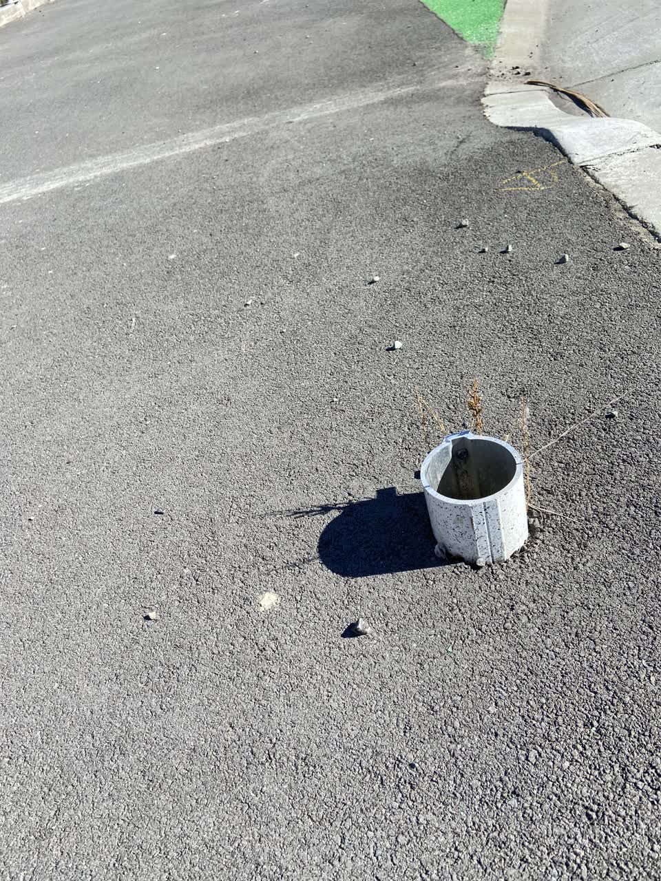 The photograph attached to this roading/streets report