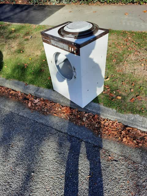 Rubbish/Recycling, a report photo