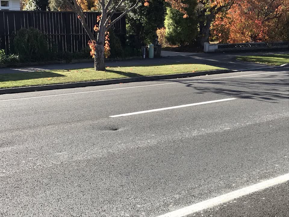 The photograph attached to this roading/streets report