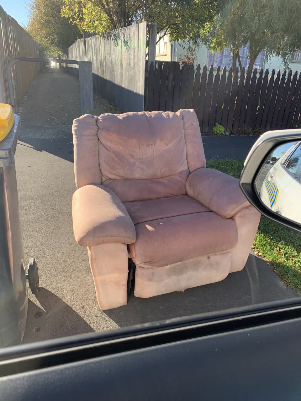 The photograph attached to this rubbish/recycling report